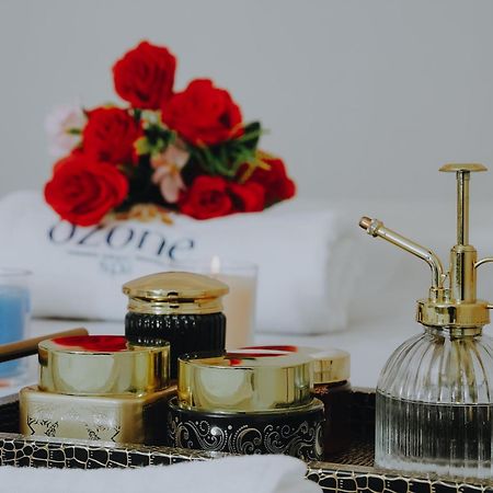 Doubletree By Hilton Fujairah City Exteriér fotografie A set of skin care products