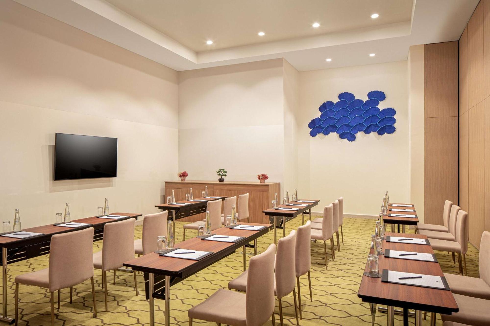 Doubletree By Hilton Fujairah City Exteriér fotografie Meeting room